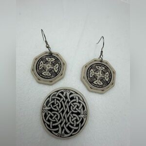 Celtic Knot Touchstone Pottery Brooch and Earrings Set - Black and Cream